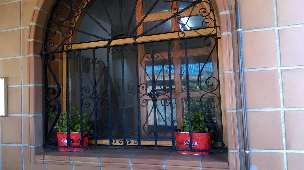 Hostal El Busto Teruel Eksteriør bilde